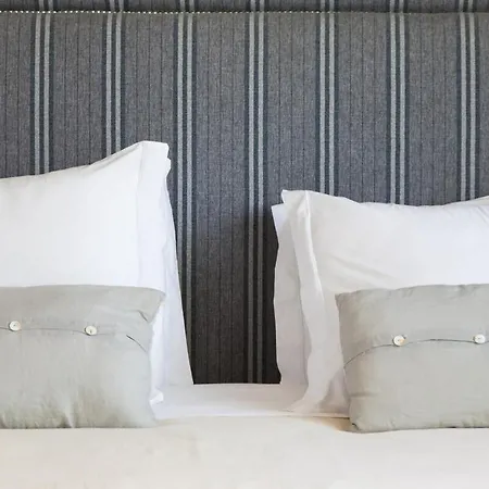 Guestready - Chic Near Santa Justa Lift 리스본